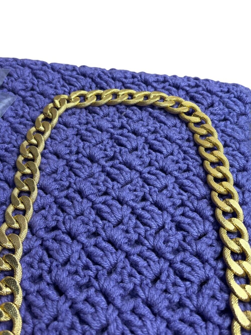 Chunky Flat Textured Goldtone Chain Necklace No Clasp 30 inches Long - Picture 3 of 3